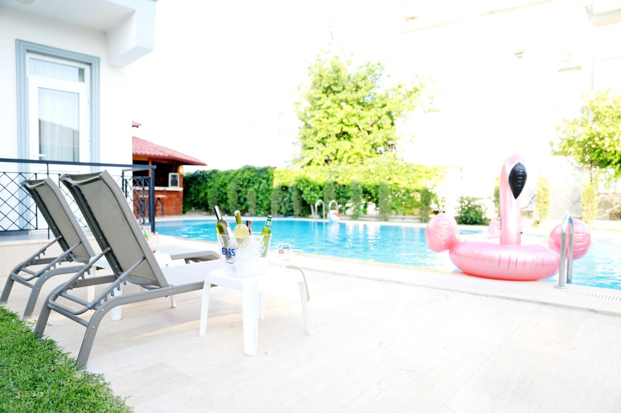 Aparthotel Akin And *