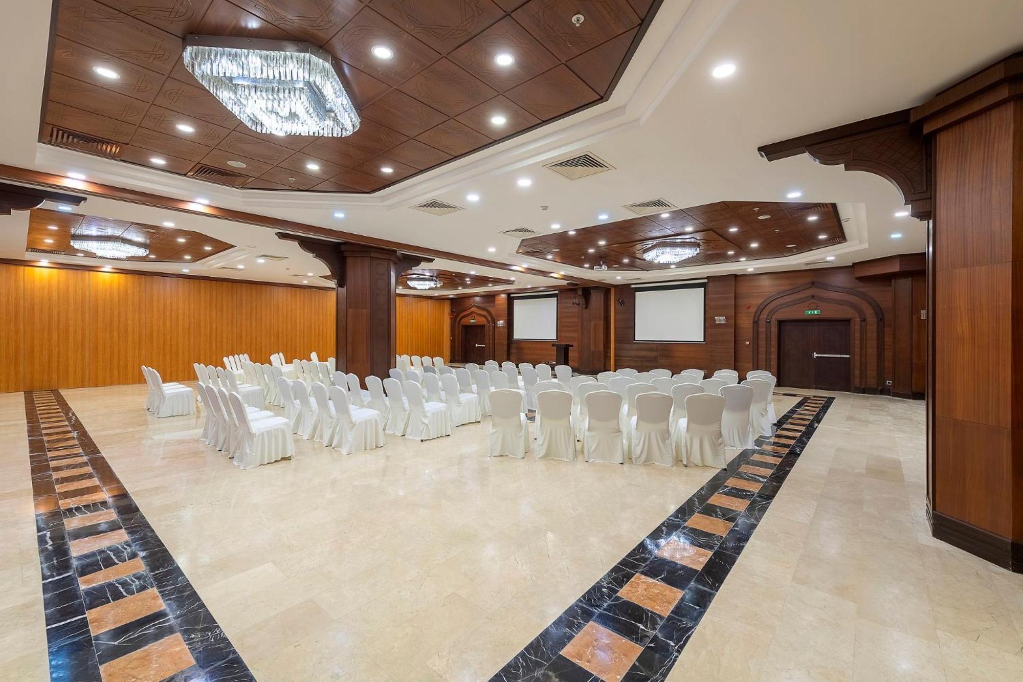 Otel Crowne Plaza By Ihg Antalya
