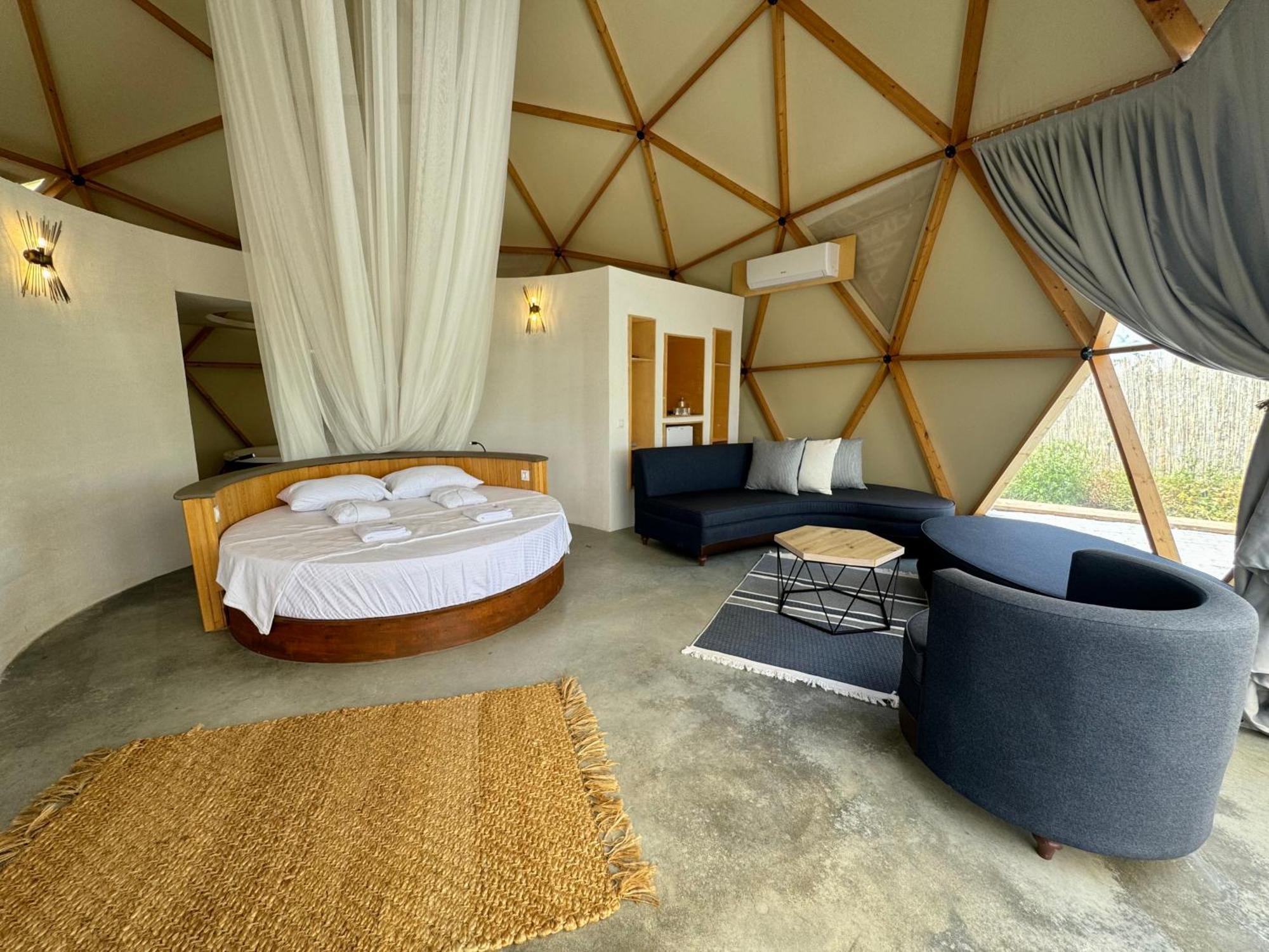 In Out Glamping *