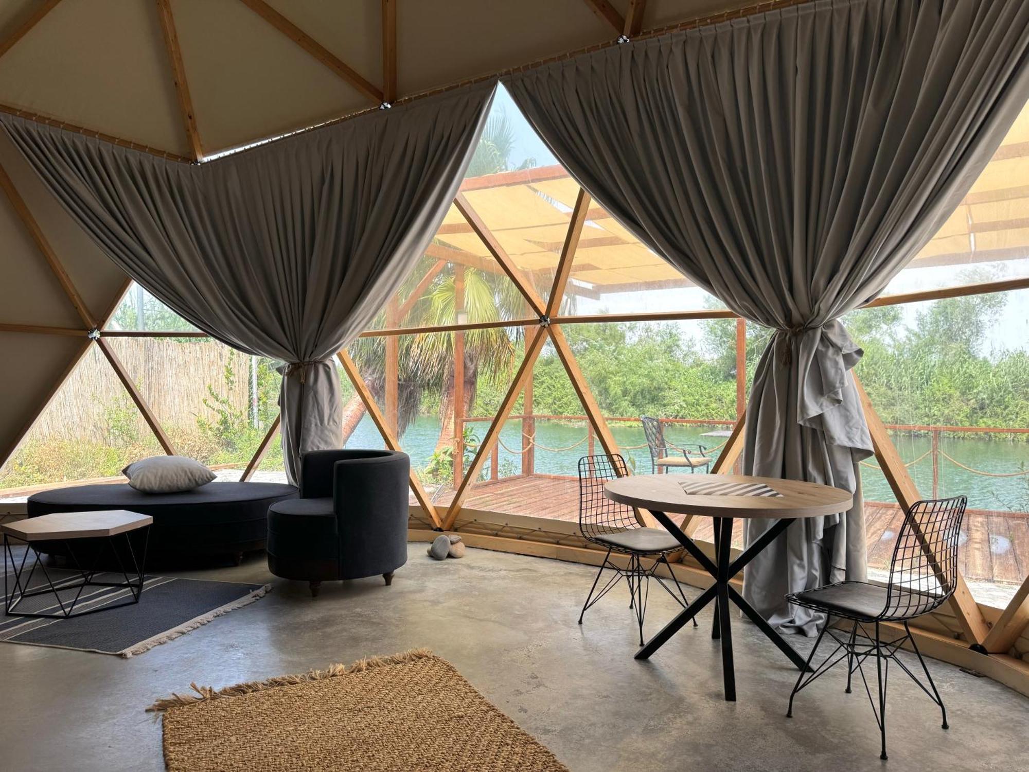 In Out Glamping Luxury tent *