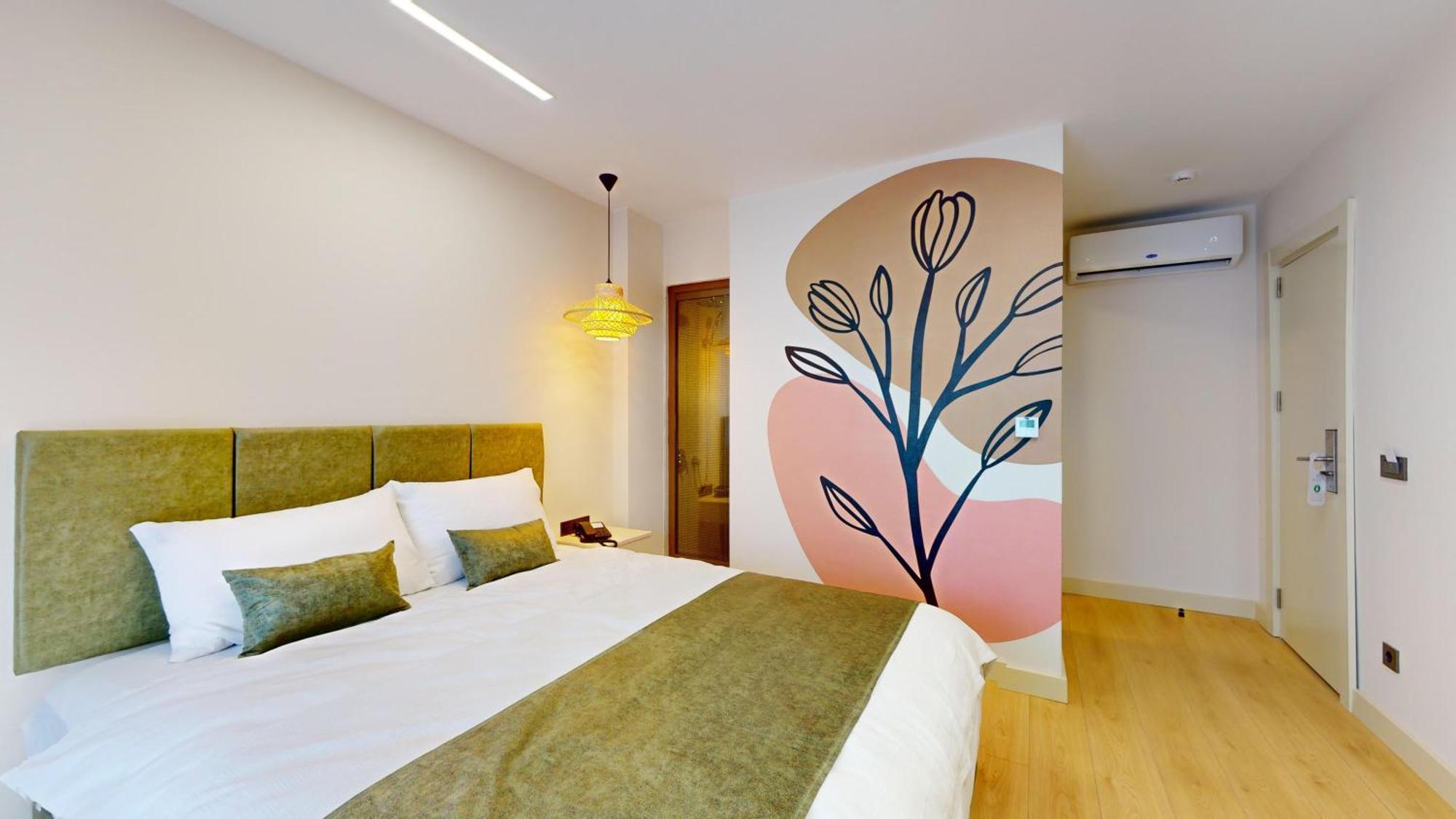 Bohema Hotel *