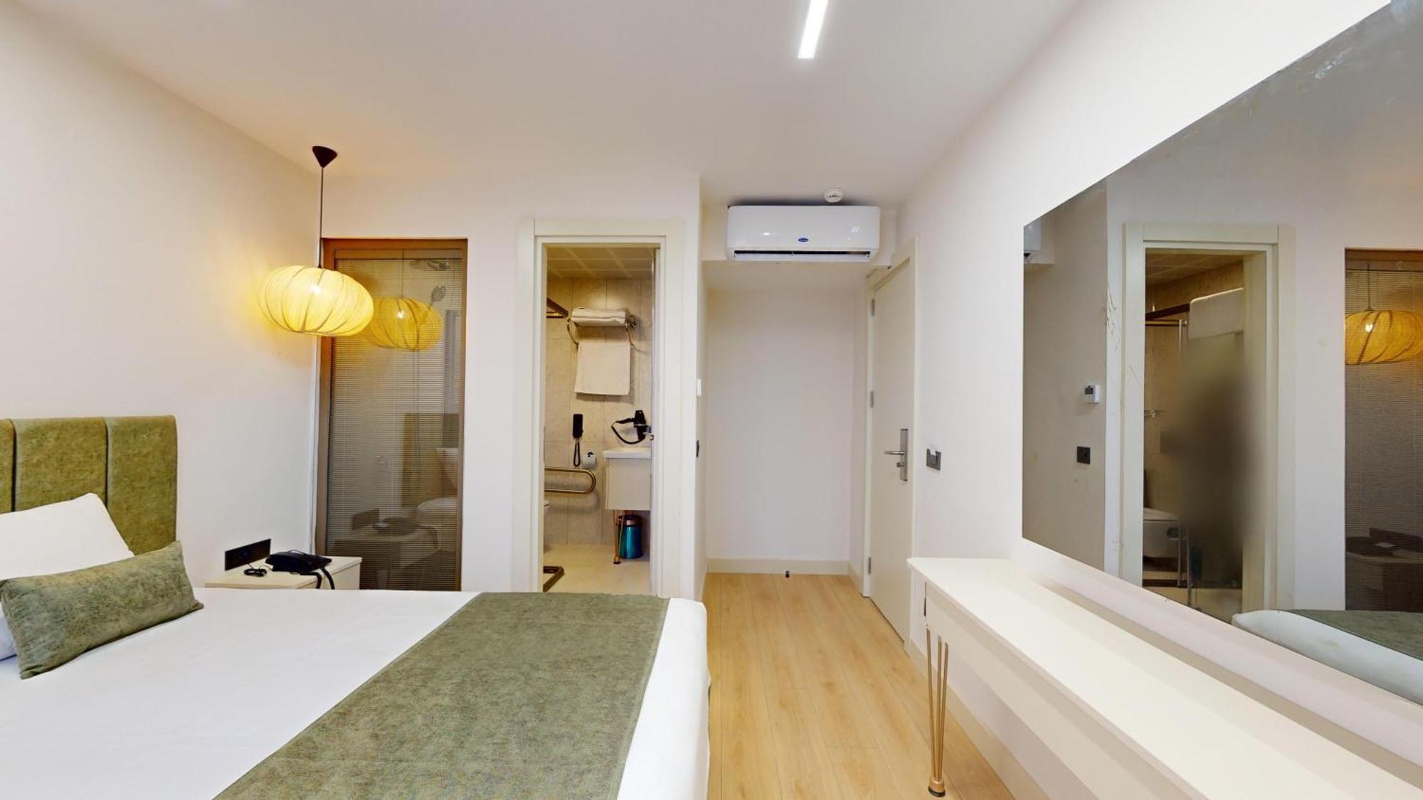 Bohema Hotel *