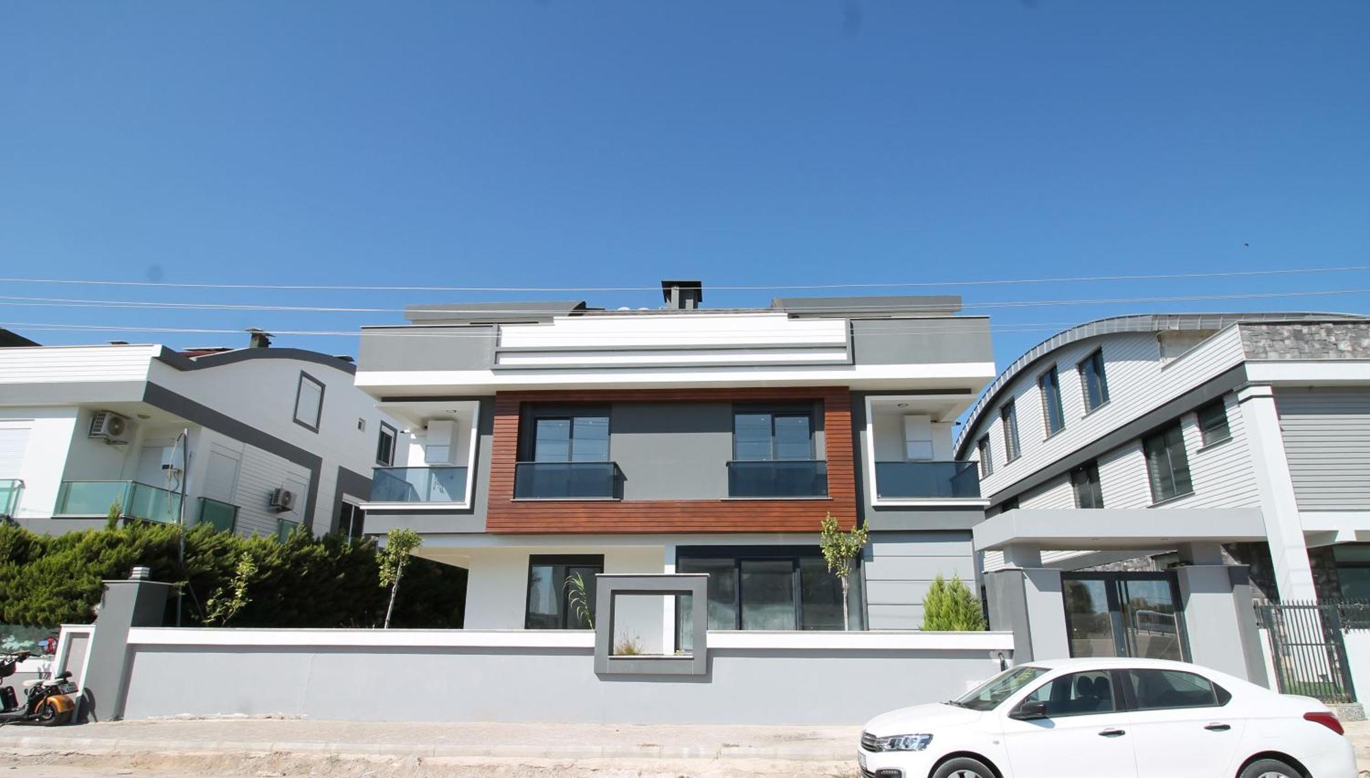 New Flat With Big Living Spaces 2-5 Near By Lara Apartment *