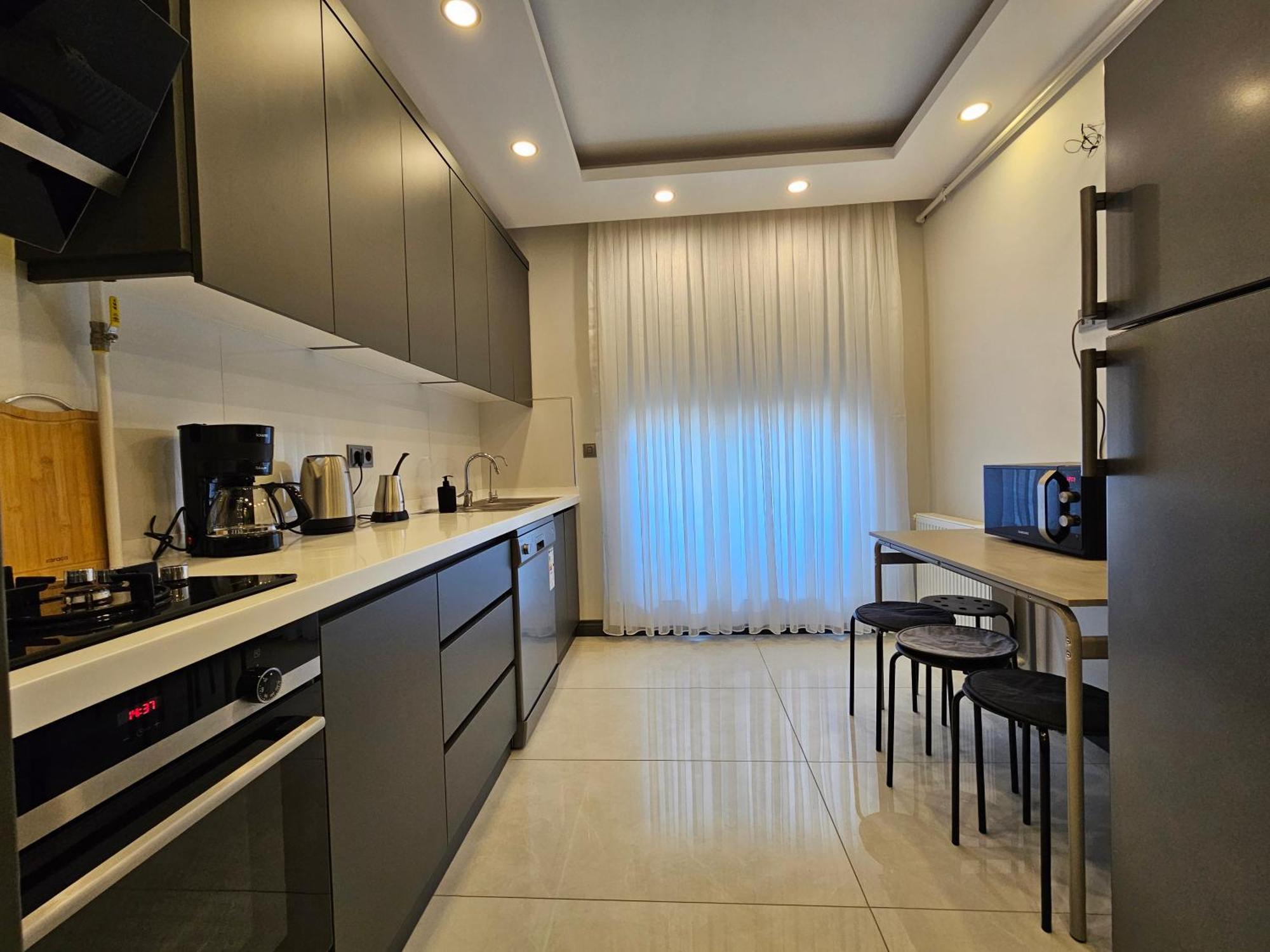 New Flat With Big Living Spaces 2-5 Near By Lara Apartment