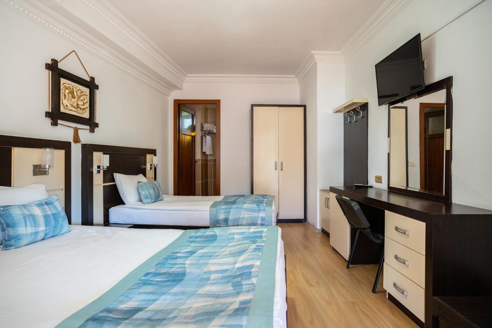 Hotel Oscar Garden *