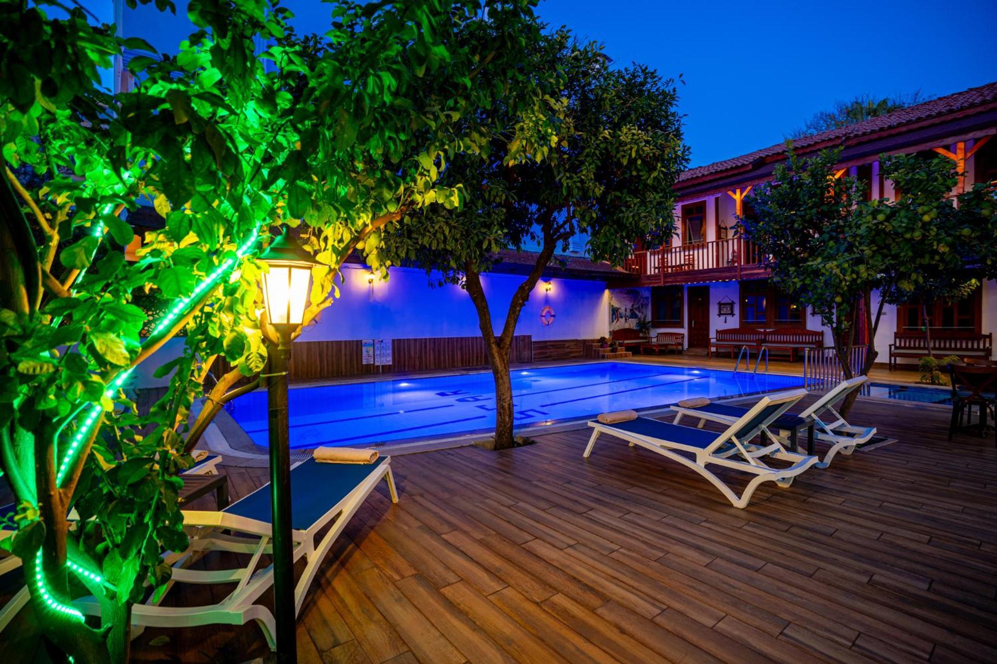 Oscar Garden Hotel