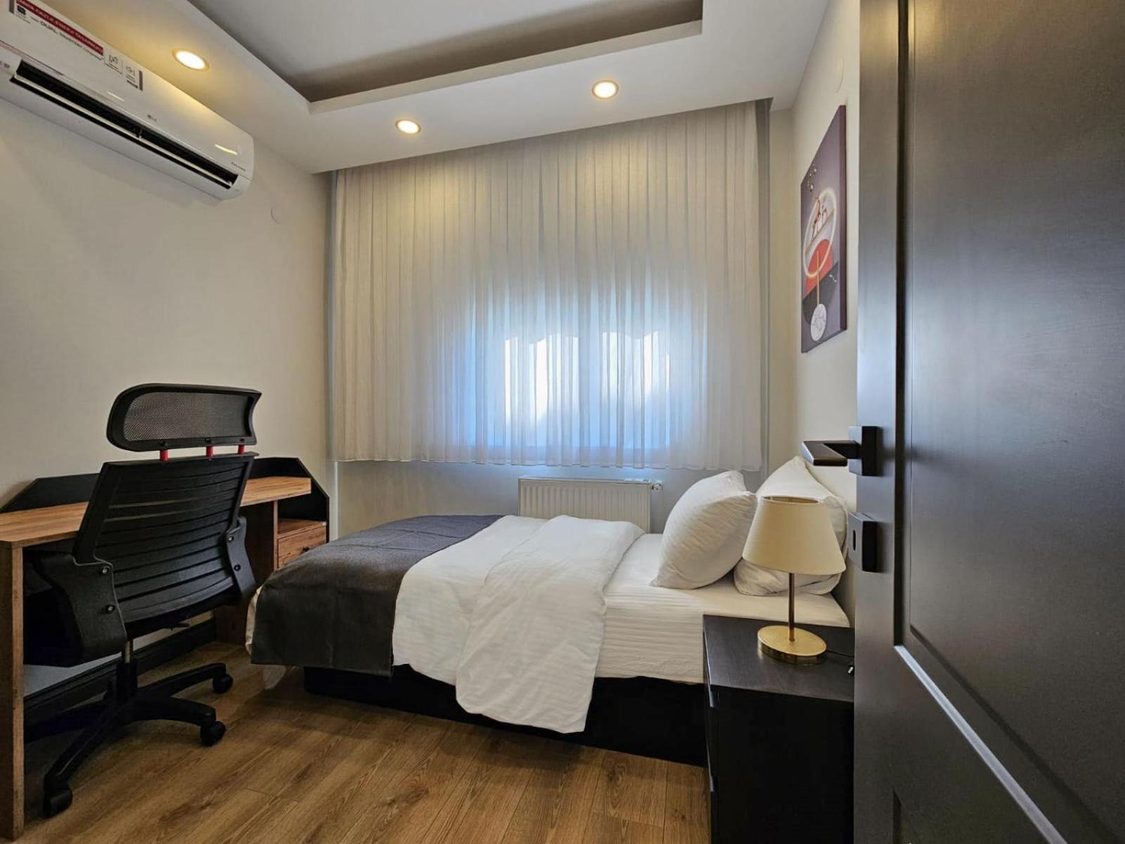 New Flat&large Living Space 2-4 Near By Lara Apartment