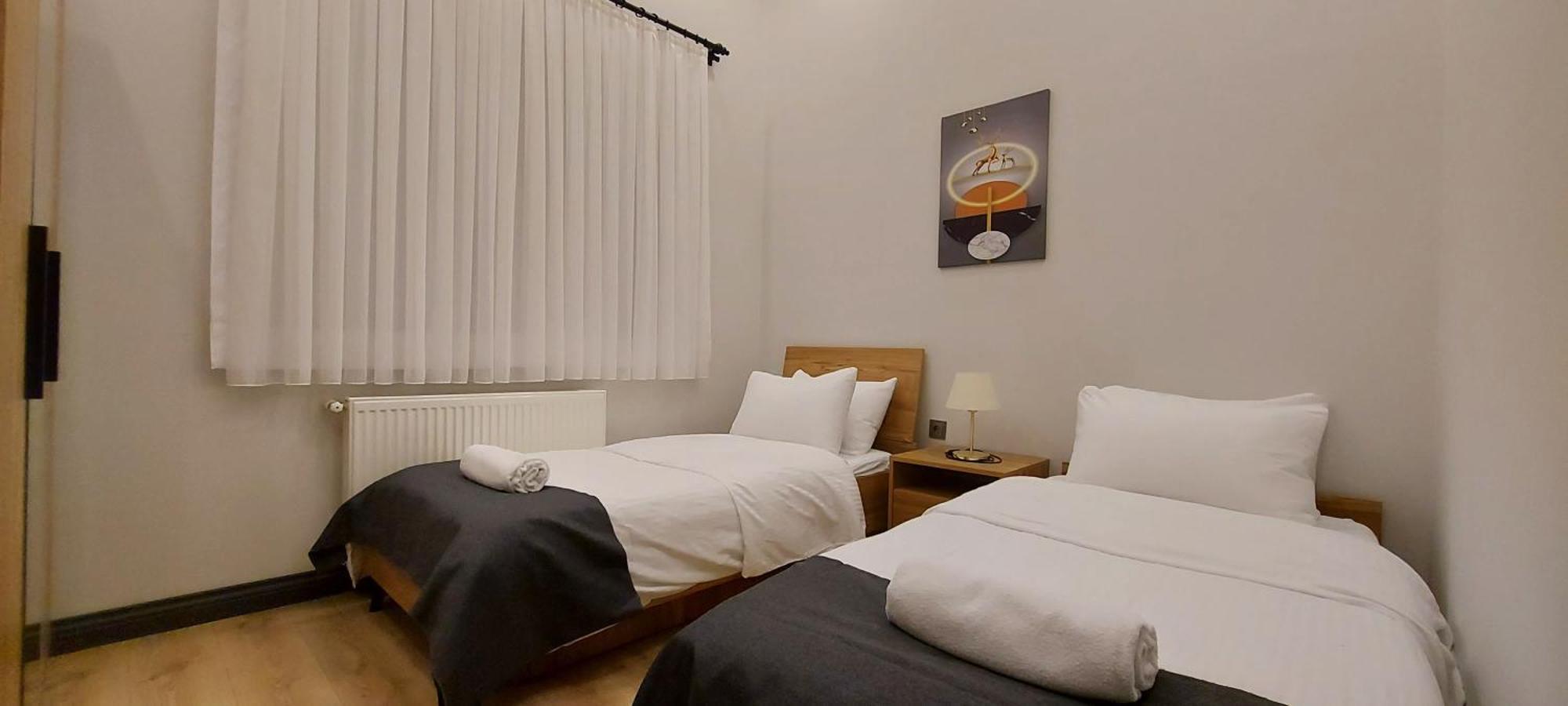 New Flat&large Living Space 2-4 Near By Lara Apartment