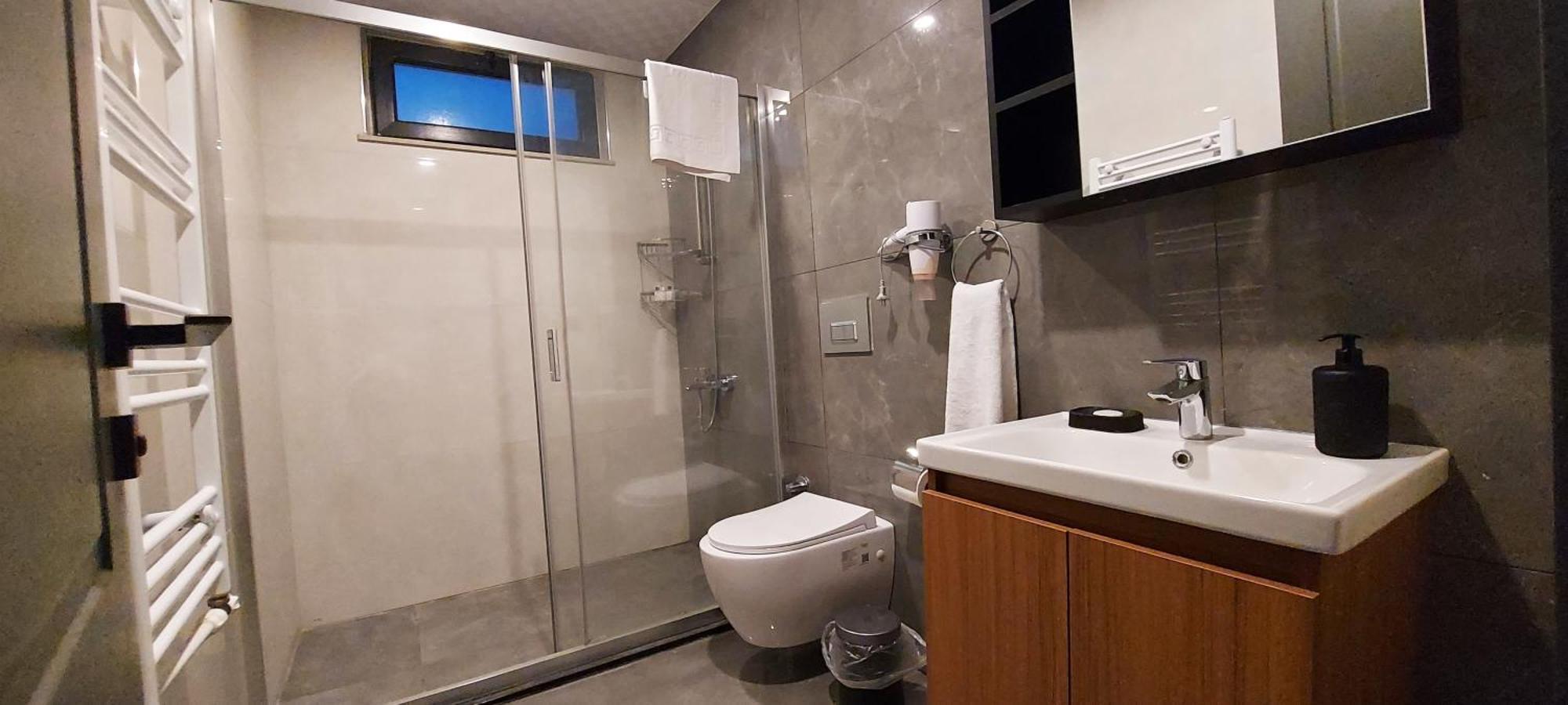 New Flat&large Living Space 2-4 Near By Lara Apartment Antalya