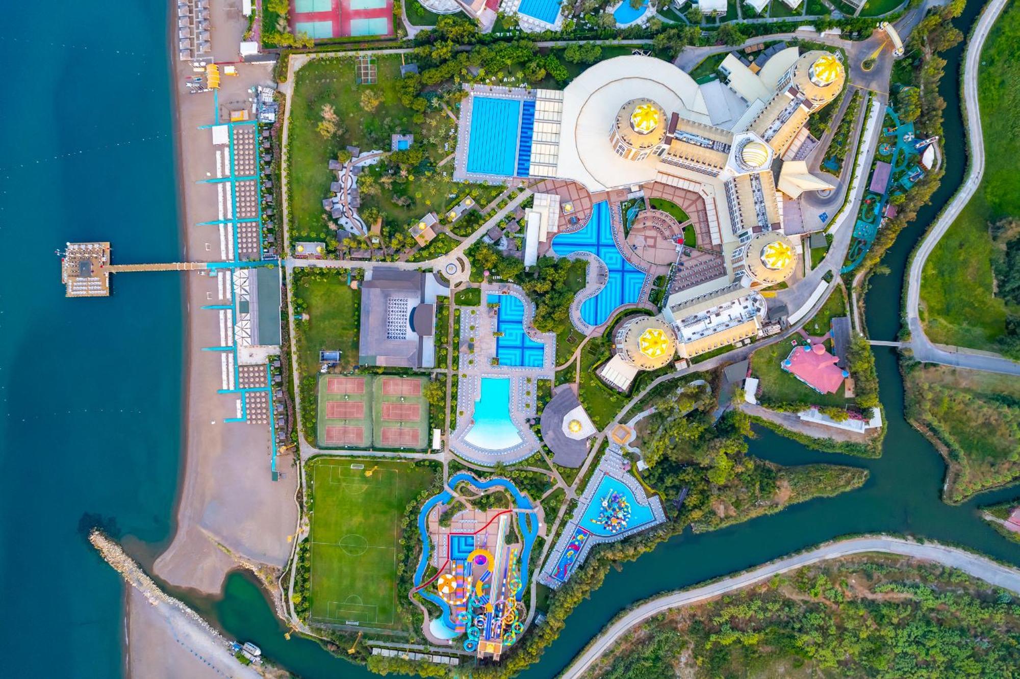 Delphin Be Grand