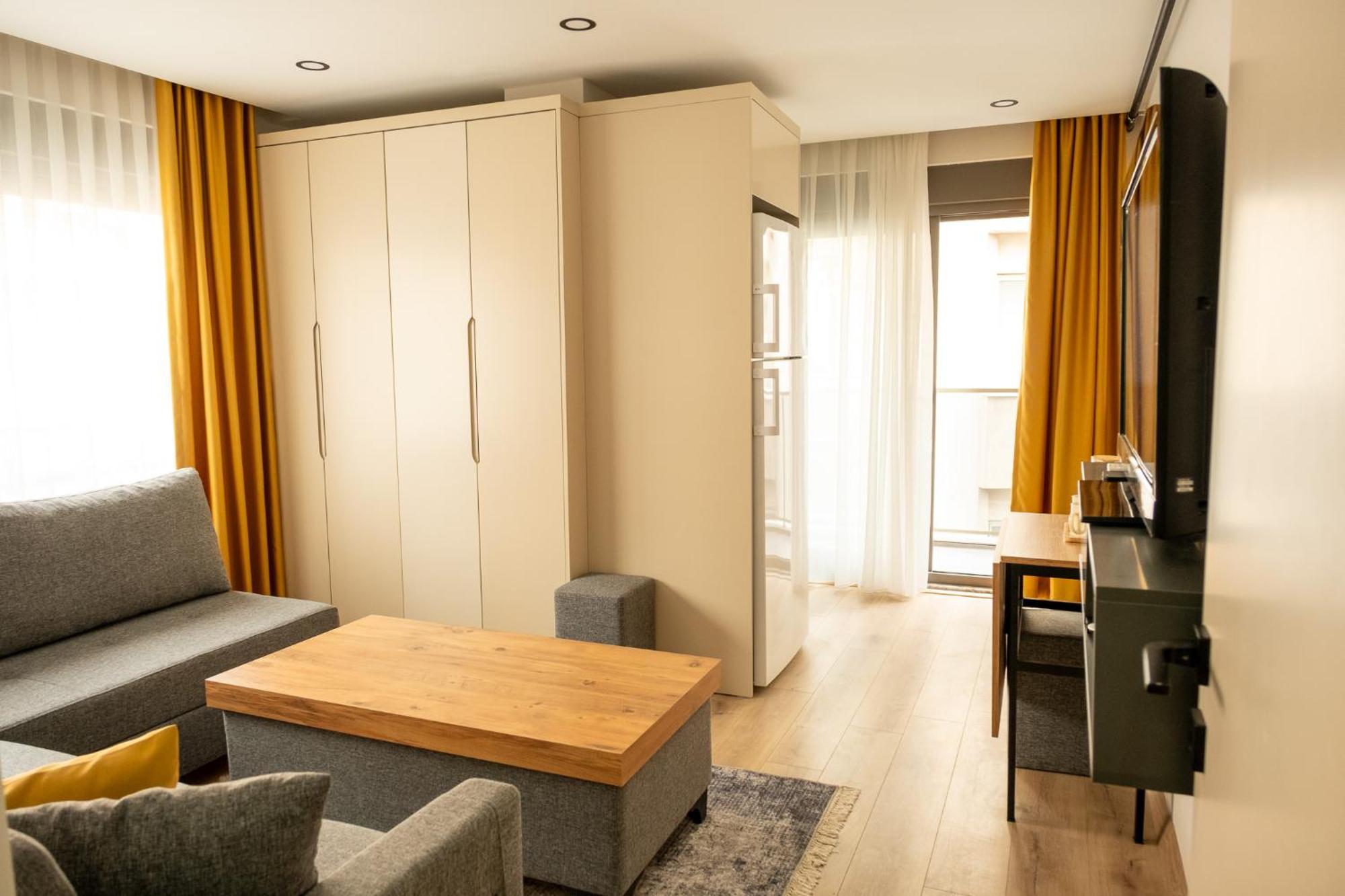 Solo Tourism Boutique Demircikara Apartment *