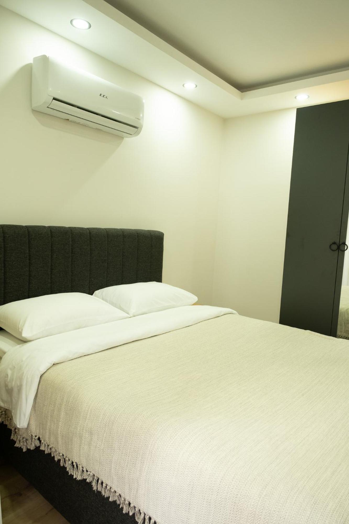 Solo Tourism Boutique Demircikara Apartment