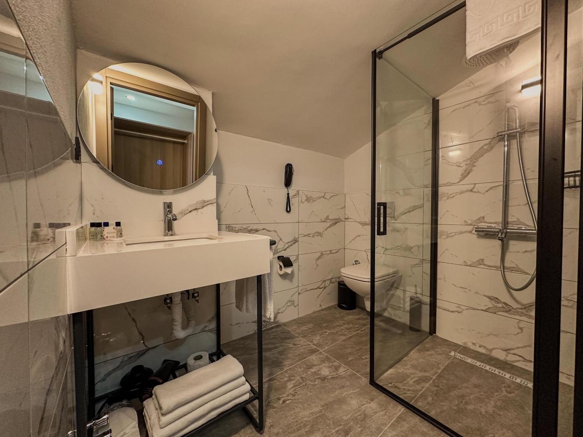 Leaf River Aparthotel