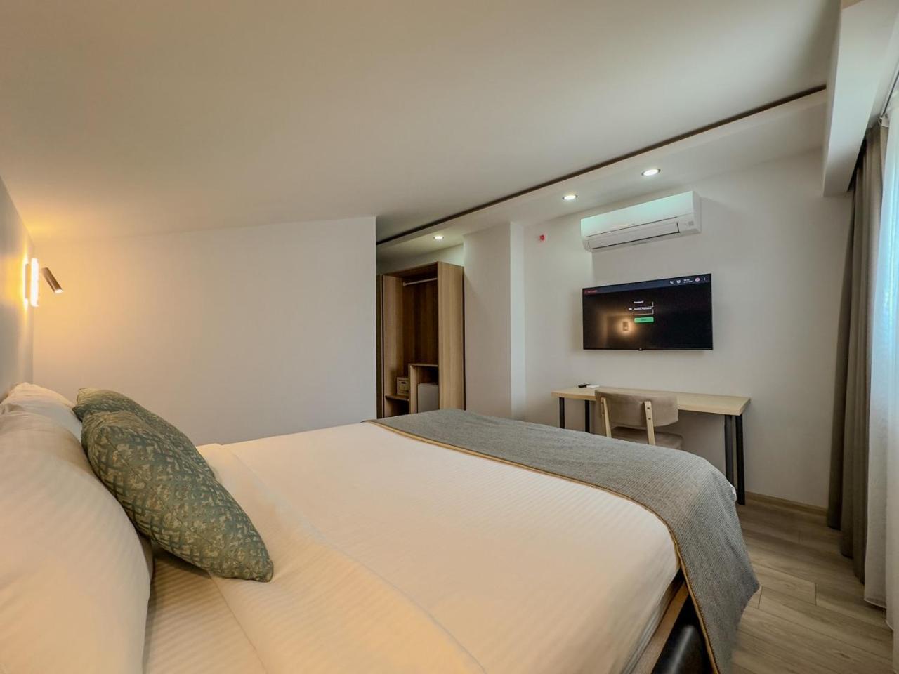 Leaf River Aparthotel