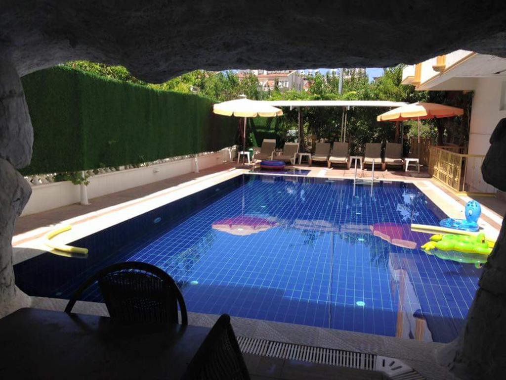 Otel Perlo 3*