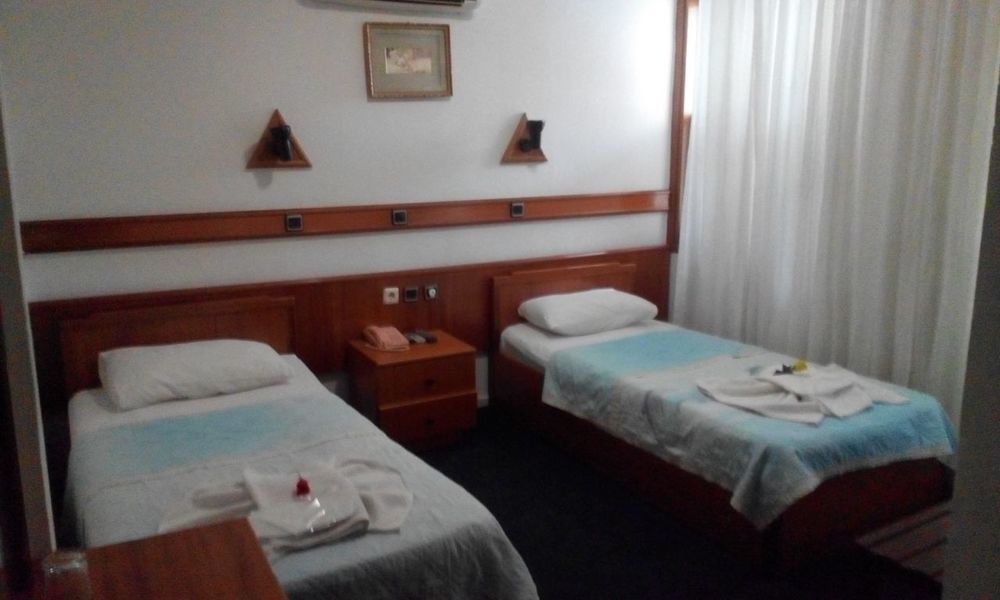 Opera Otel 3*