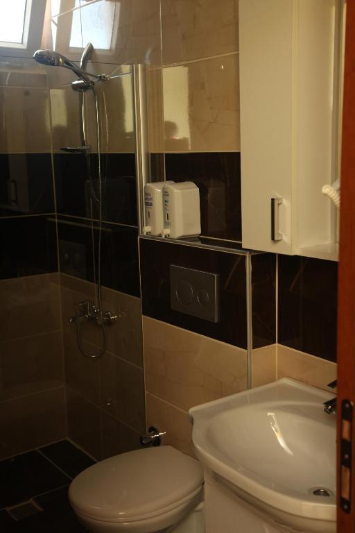 Otel Guenduez Hotel *