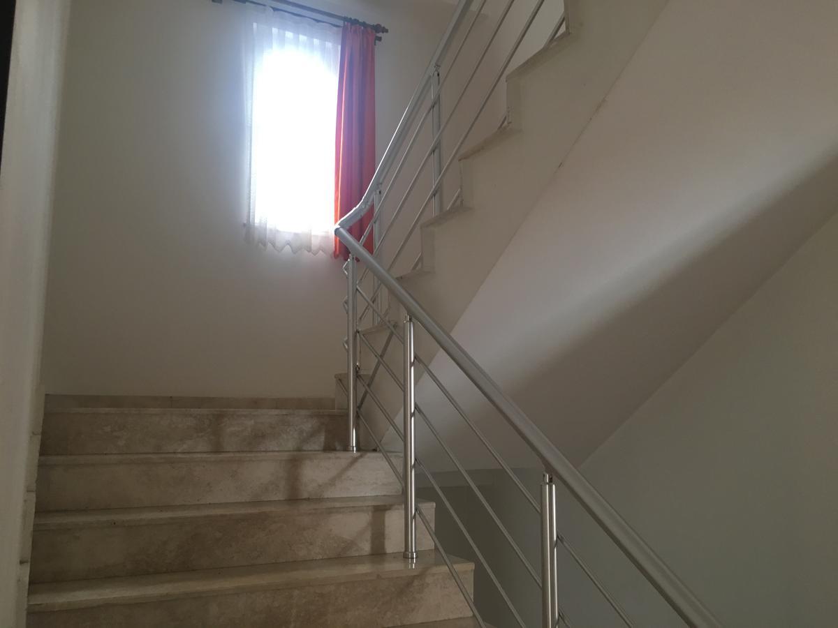Mutado Hotel 2*