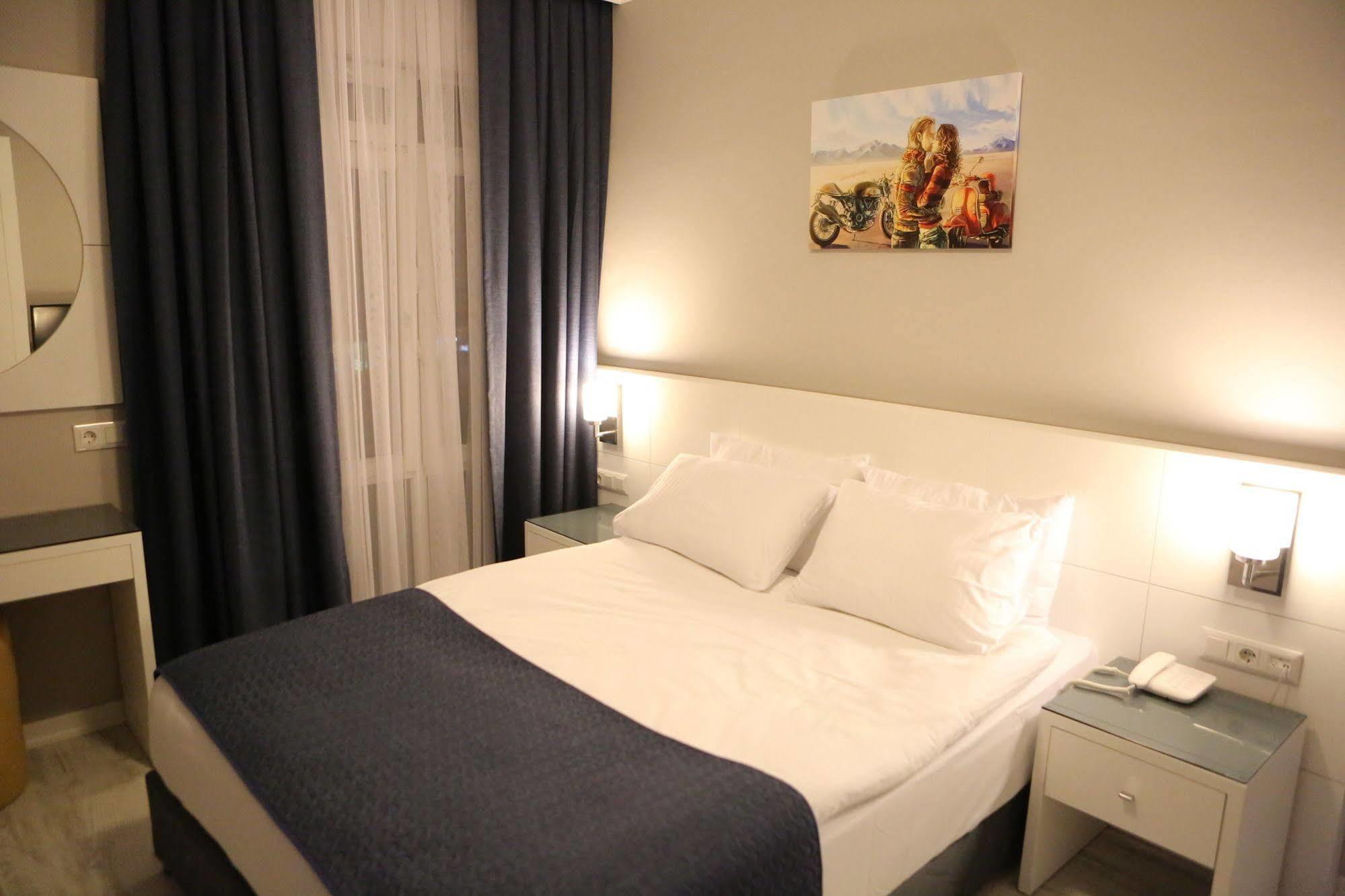 Letstay - Adults Only Hotel