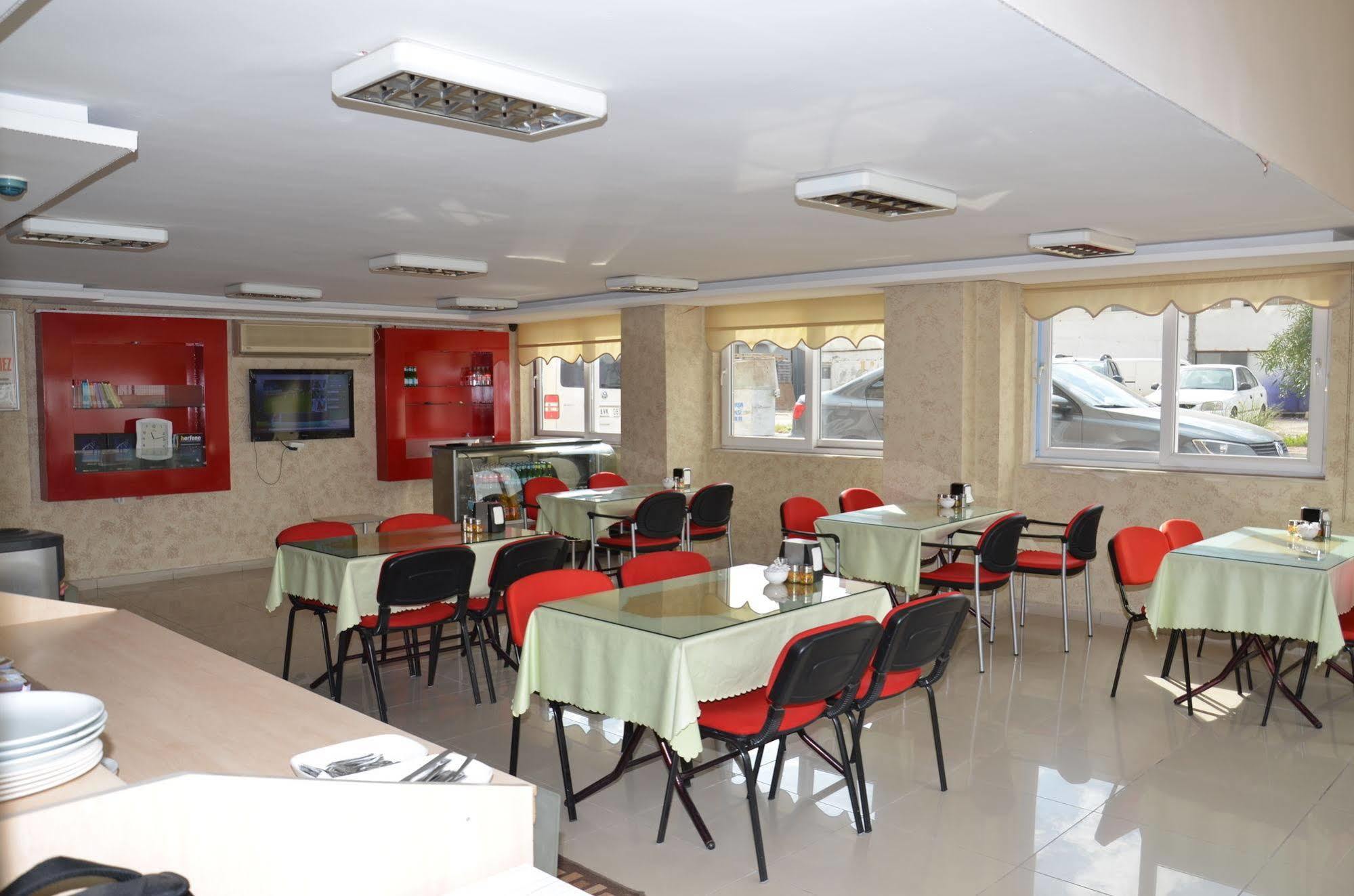 Ozturk Hotel *