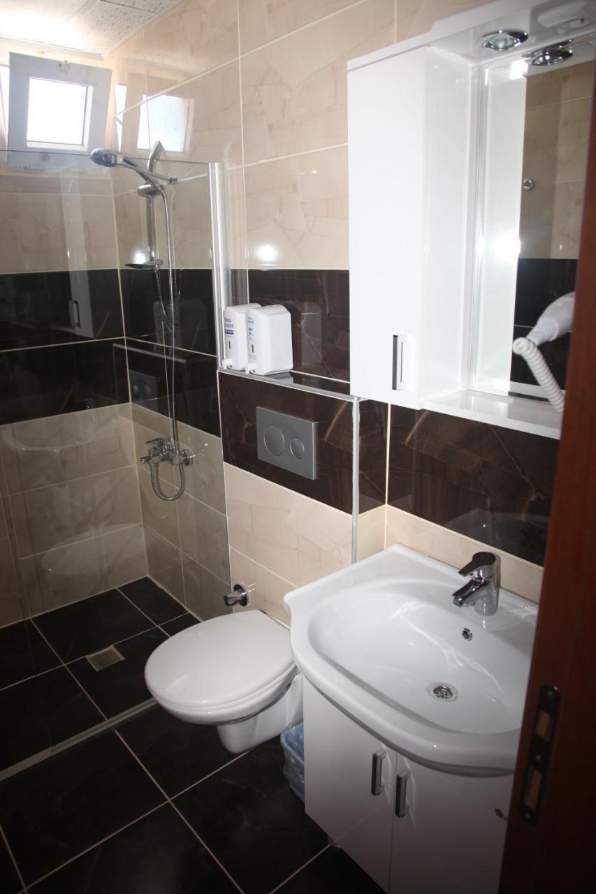 Otel Guenduez *