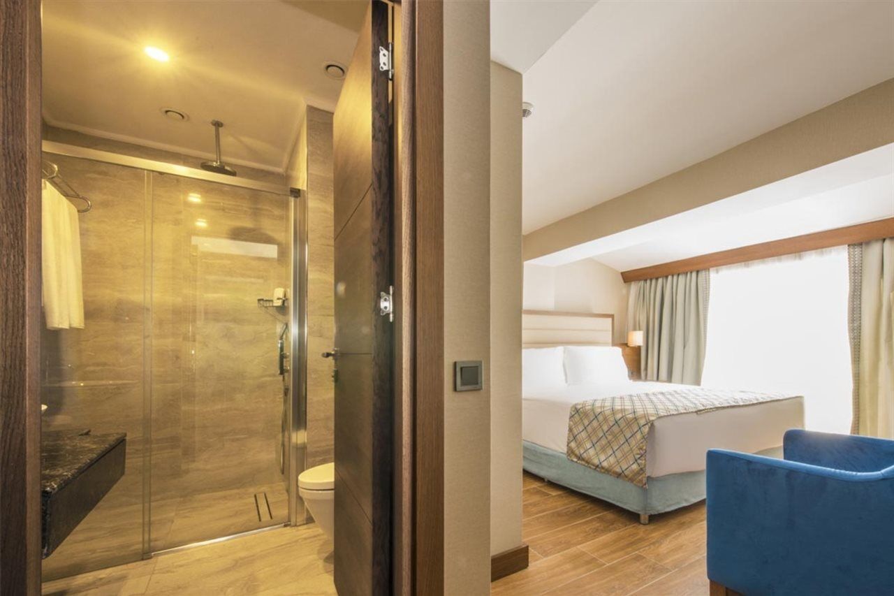 Ramada Plaza Hotel 5*