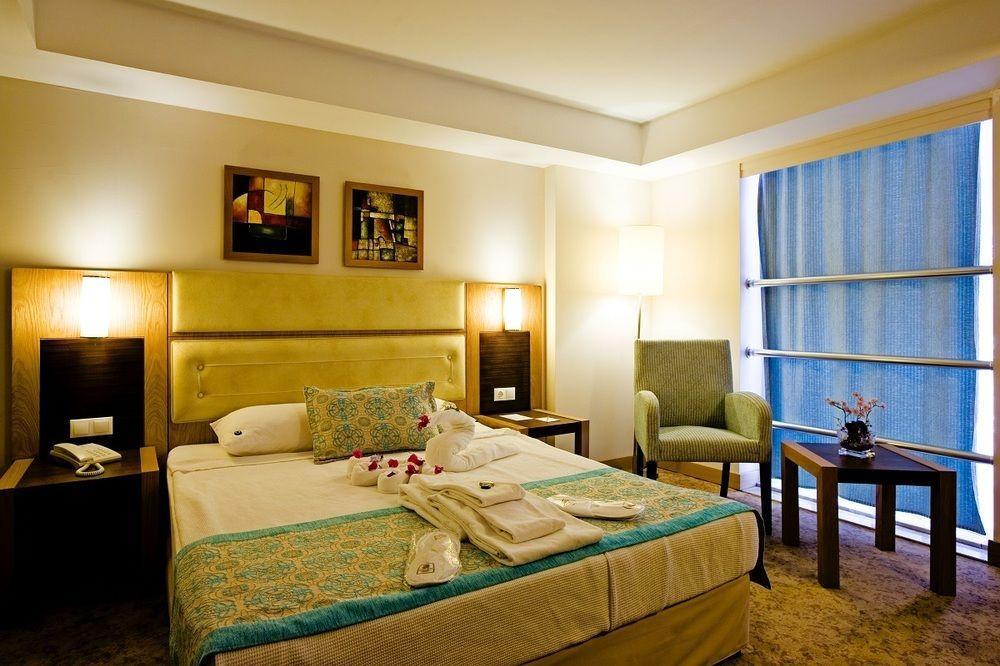 Saturn Palace 5*