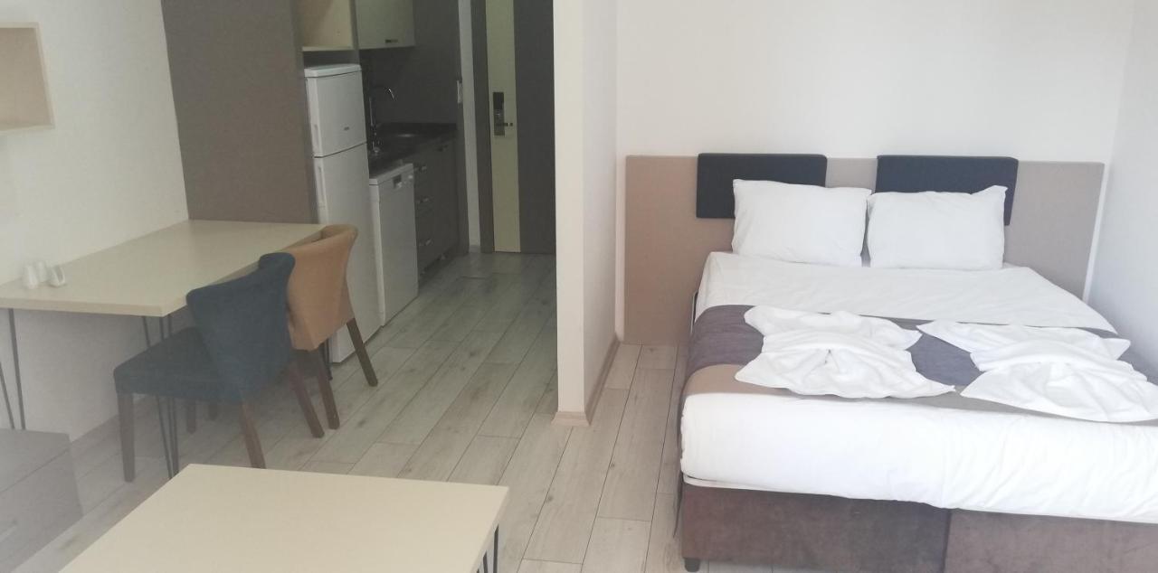 Demak Suit & Homes Apart Otel *