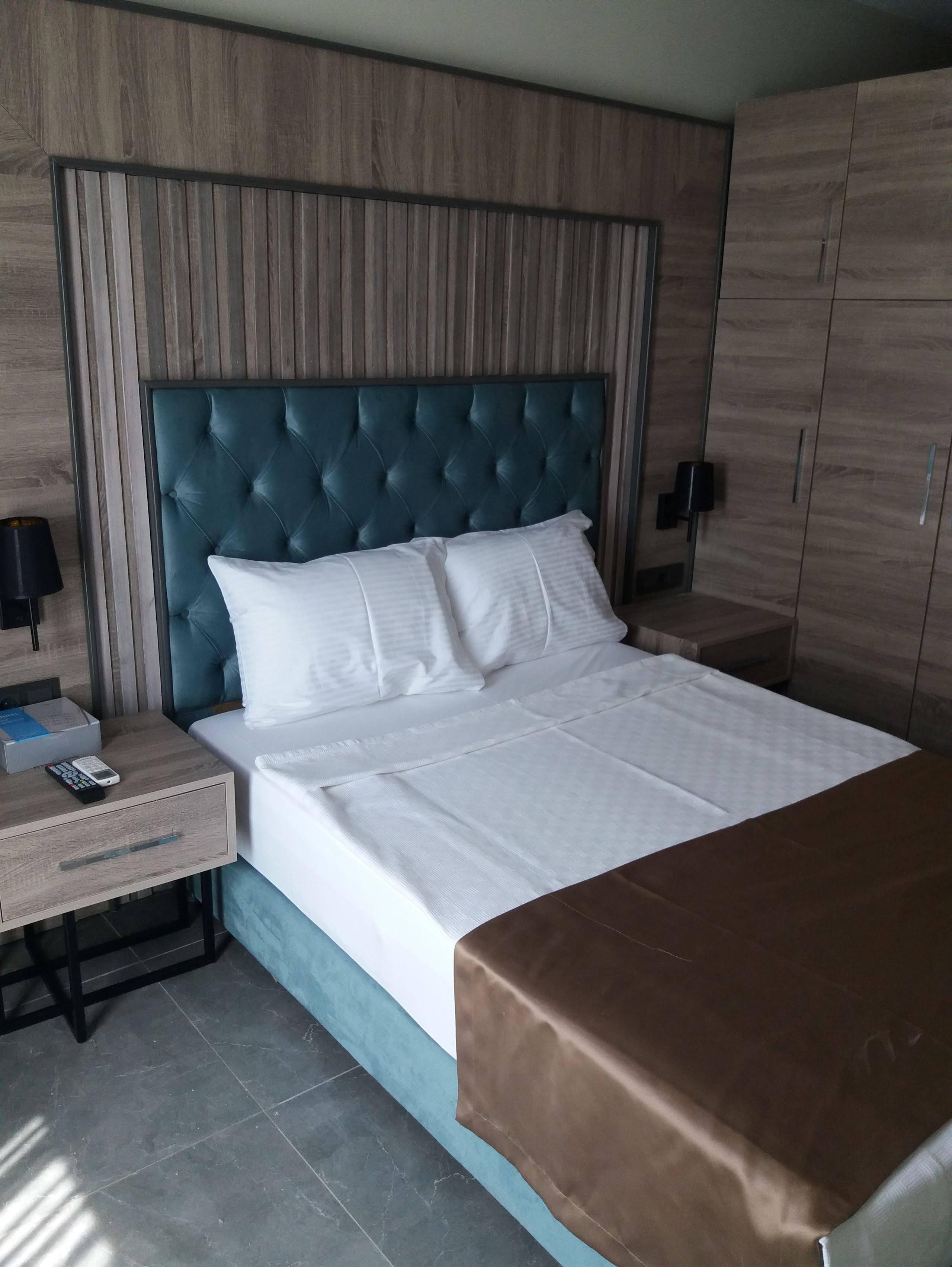 Hotel Rodinn Park
