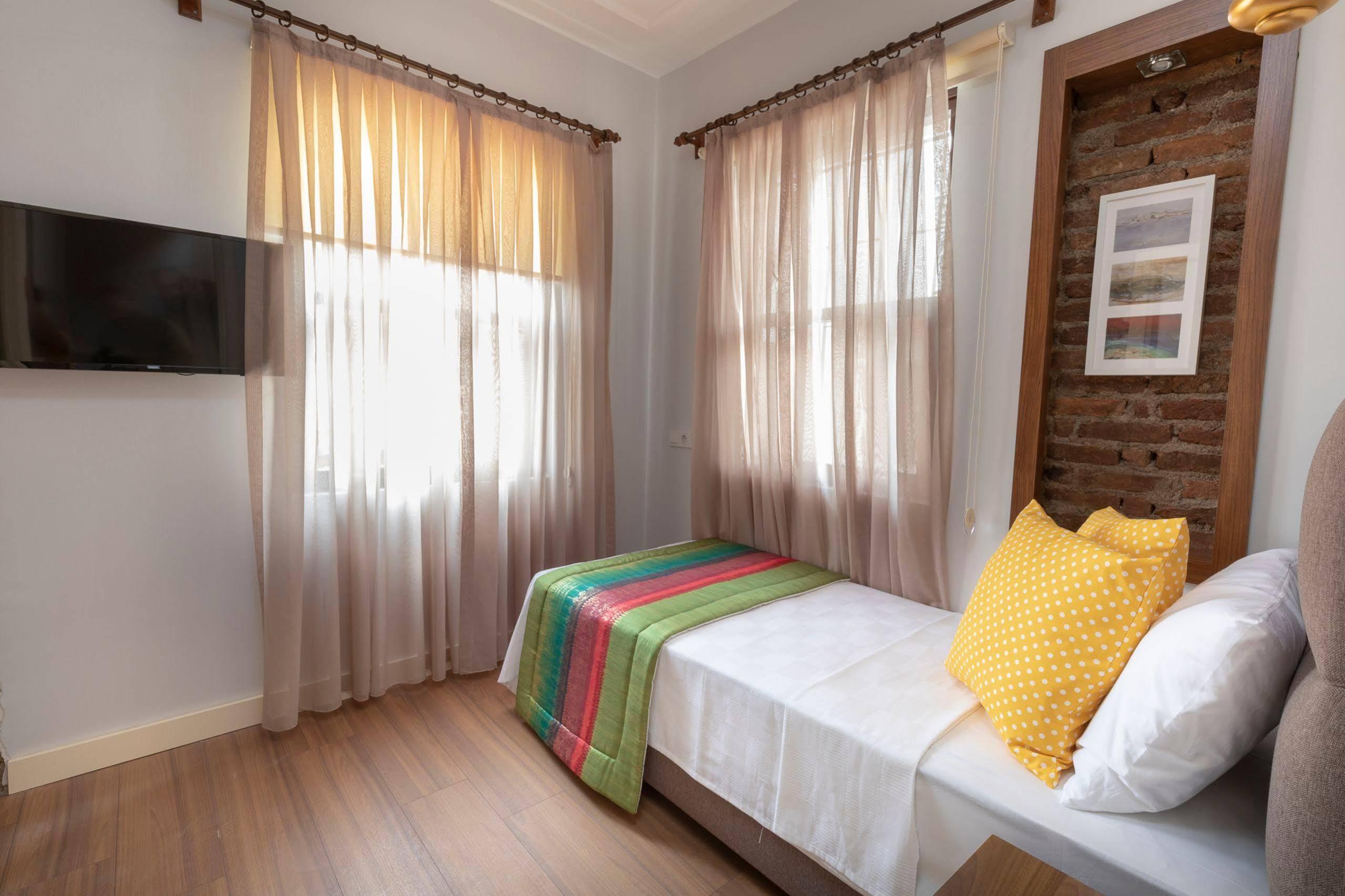 Mono Hotel
