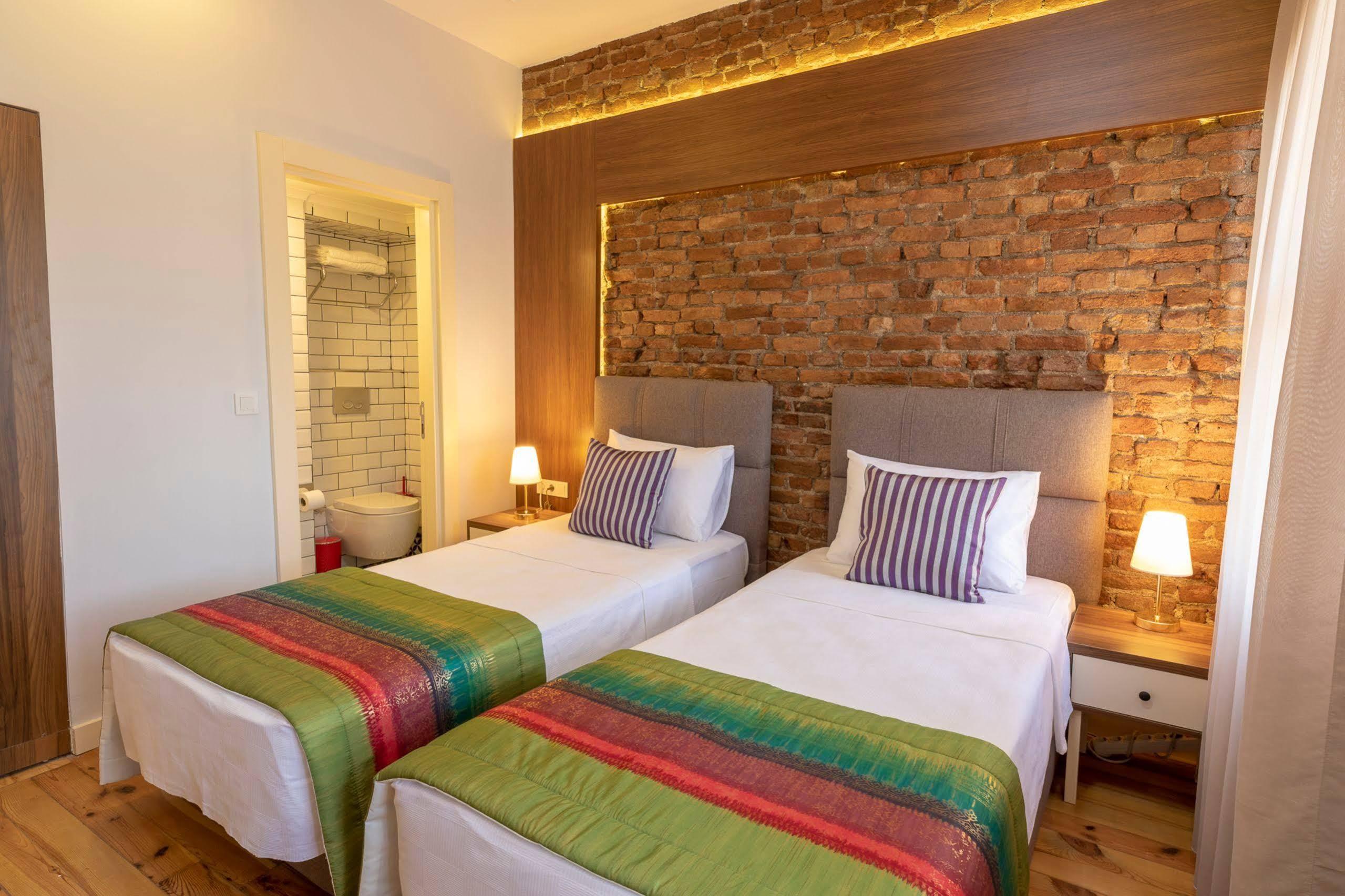 Hotel Mono Hotel 3*