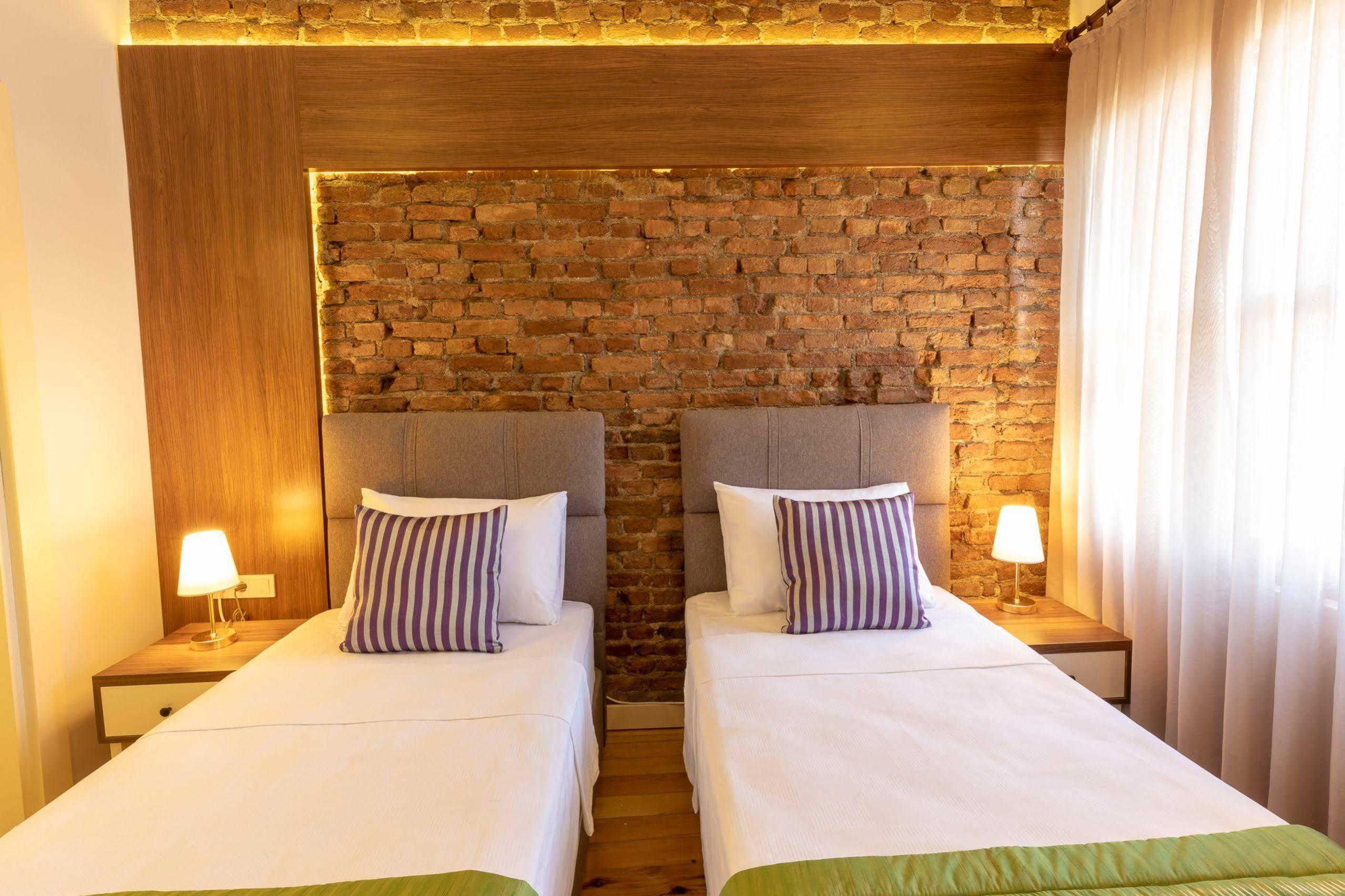 Mono Hotel