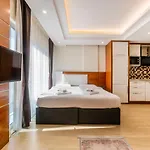 Tema Lara Apart