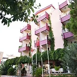 Uemit Hotel