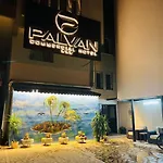 Palvan Apartment Hotel