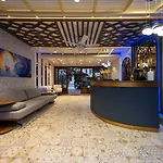 Castle Old Town Hotel
