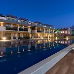 Veranda Suites