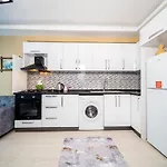 Endly Flat Close To Beach In Konyaslijk