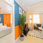 Vibrant And Central Apartment In Muratpasa