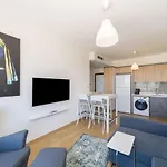 Pleasant Flat With Shared Pool In Kepez