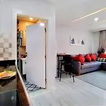 Central And Fully Furnished Flat In Muratpasa