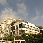 Lara Denize Sifir Havuzlu Sifir Esyali 2 Yatak Odali Muhtesem Ev