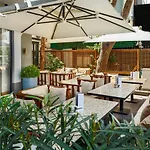 Sherwood Premio Hotel