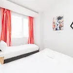Luminous Flat 15 Min To Hadrian Gates