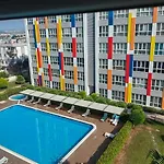 Selin\'S Apartment With Pool View