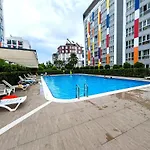 Selin\'S Apartment With Pool View