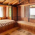 Feslikan Chalet