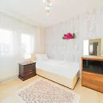 Central Flat With Balcony 3 Min To Konyaalti Beach
