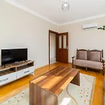 Central Flat W Balcony 10 Min To Hadrian Gates