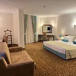 Best Western Plus Khan Hotel